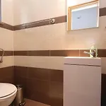 Apartman 2 Bedroom Lovely In *