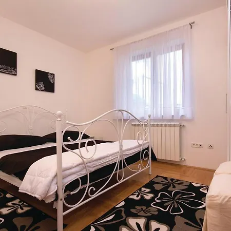 2 Bedroom In プーラ