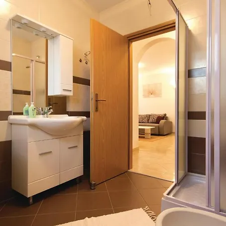 2 Bedroom In *