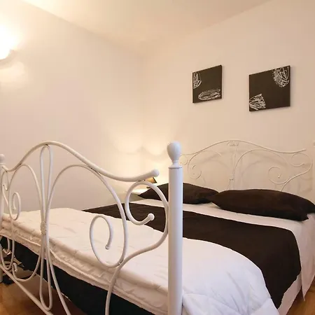 2 Bedroom In *