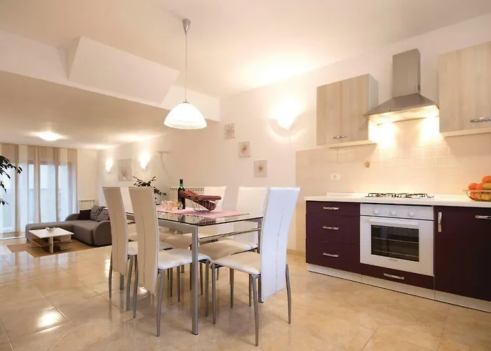 2 Bedroom Lovely In
