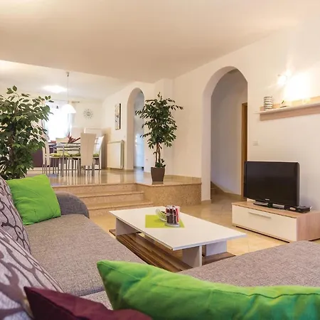 Cozy In With Wifi Apartment