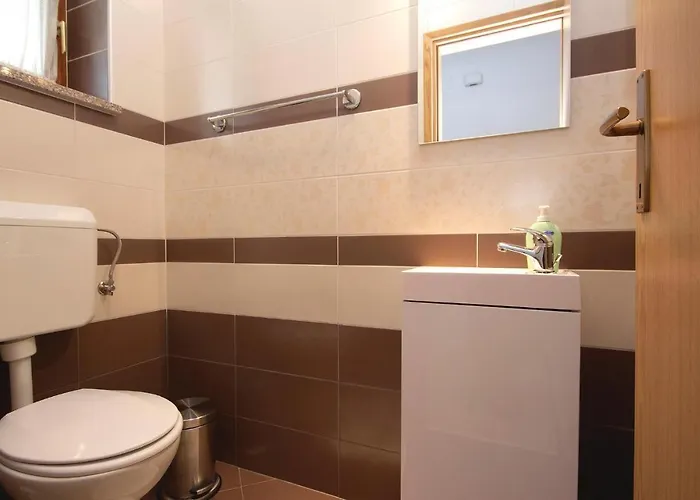 Apartman 2 Bedroom Lovely In *