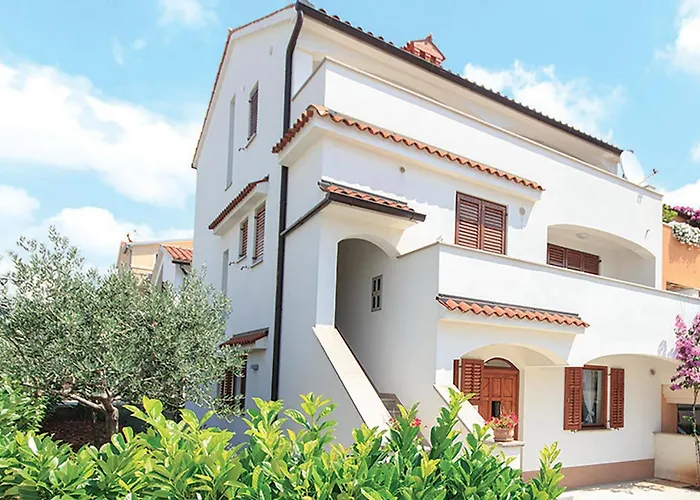 Apartman 2 Bedroom Lovely In *