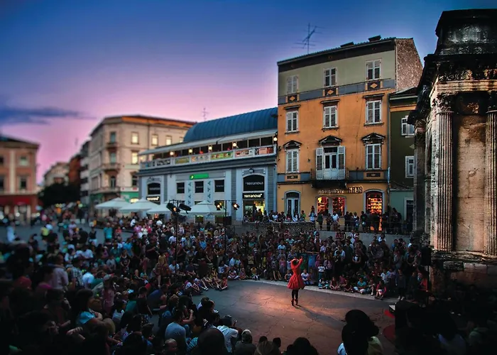 2 Bedroom Lovely In Apartman Pula