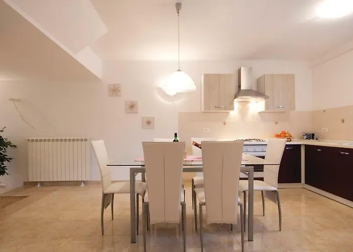 2 Bedroom Lovely In Pula